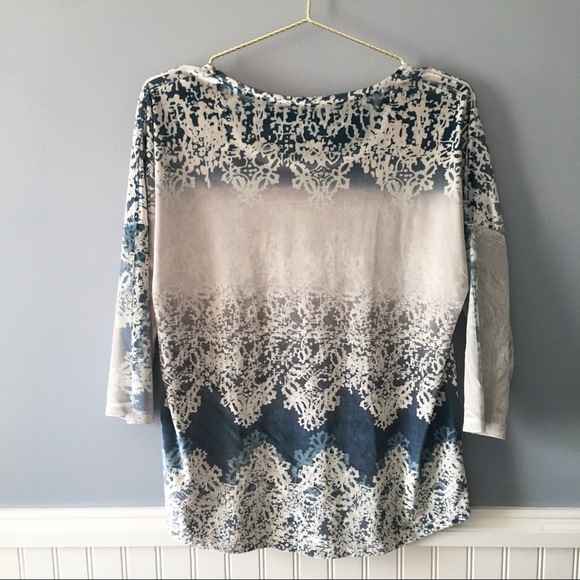 🖤 Chico's Velour Printed Top - Picture 4 of 4